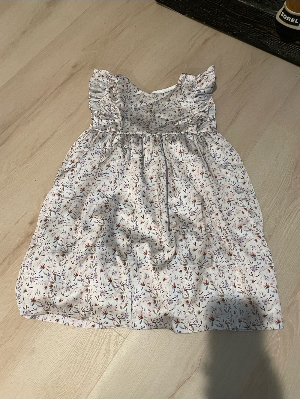 Nordstrom White Girls Floral Ruffle Dress with Multicolor Print size 6